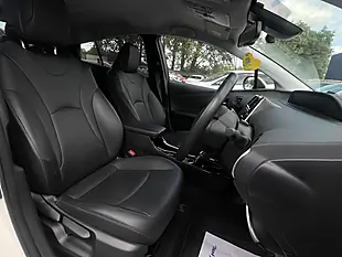 Used 2019 Toyota Prius Business Edition White - Interior and Exterior details 10