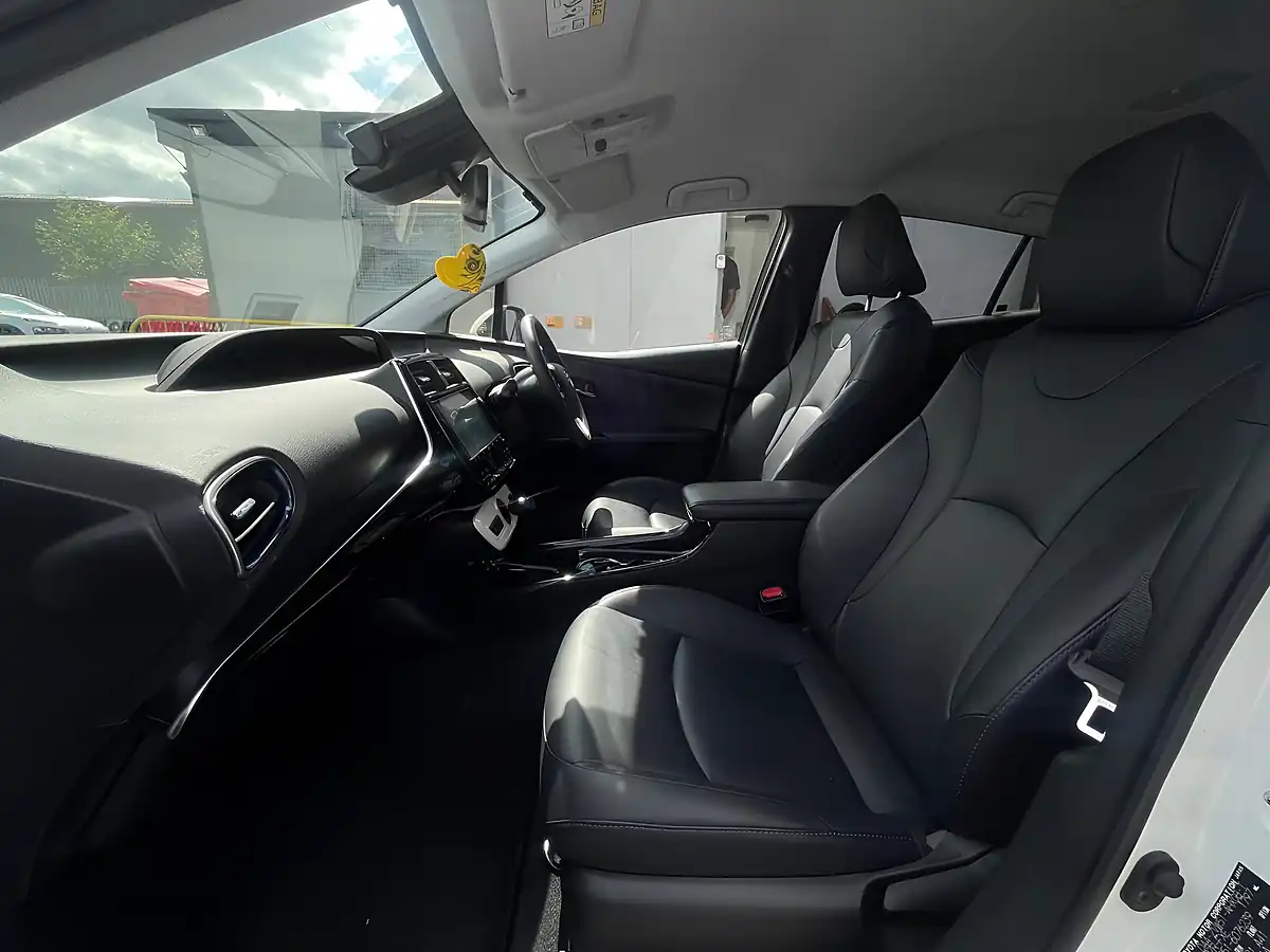 Used 2019 Toyota Prius Business Edition White - Interior and Exterior details 13