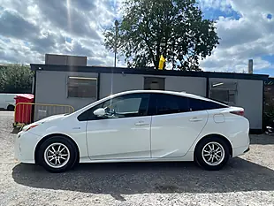 Used 2019 Toyota Prius Business Edition White - Interior and Exterior details 4