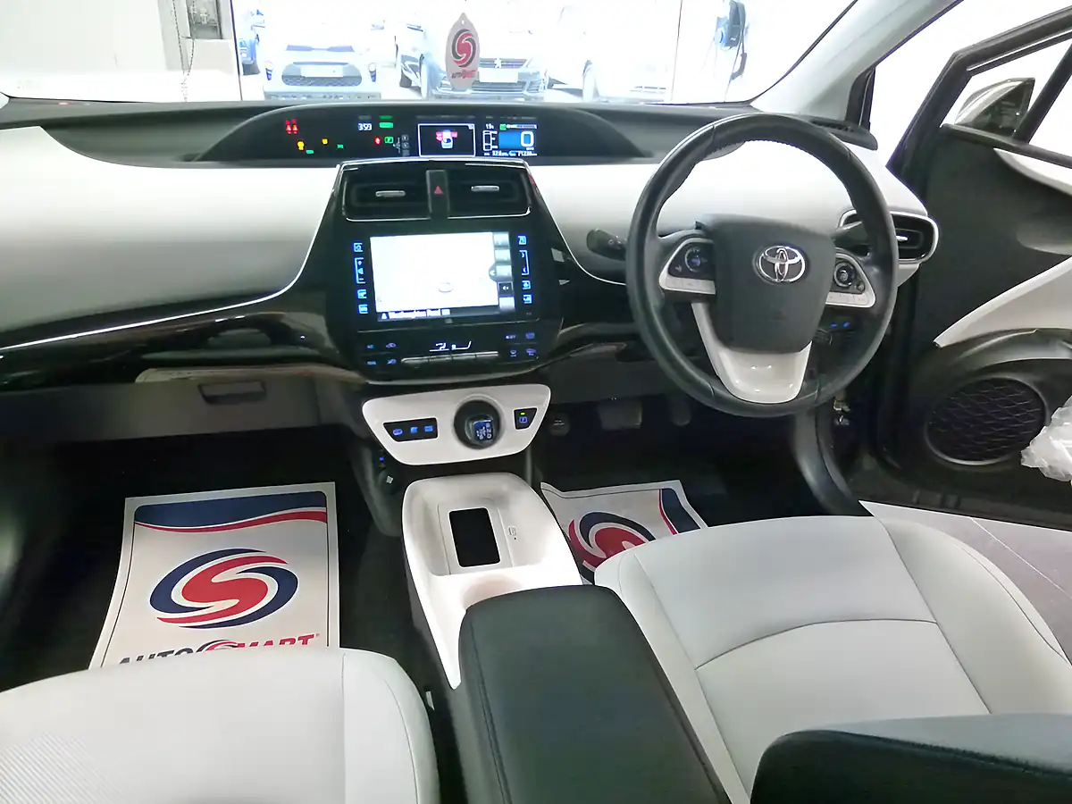 Used 2019 Toyota Prius Excel Grey - Interior and Exterior details 16