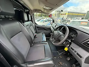 Used 2019 Toyota Proace Active Long White - Interior and Exterior details 12