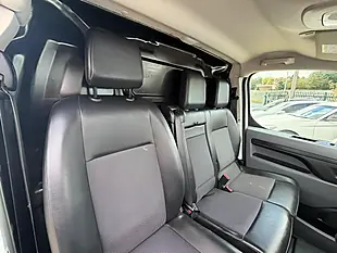 Used 2019 Toyota Proace Active Long White - Interior and Exterior details 20