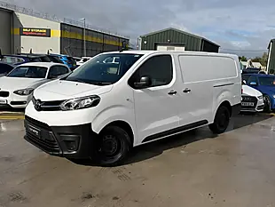 Used 2019 Toyota Proace Active Long White - Interior and Exterior details 3