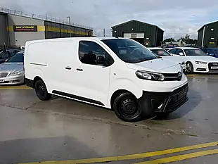 Used 2019 Toyota Proace Active Long White - Interior and Exterior details 5