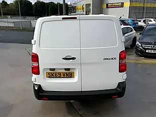Used 2019 Toyota Proace Active Long White - Interior and Exterior details 9