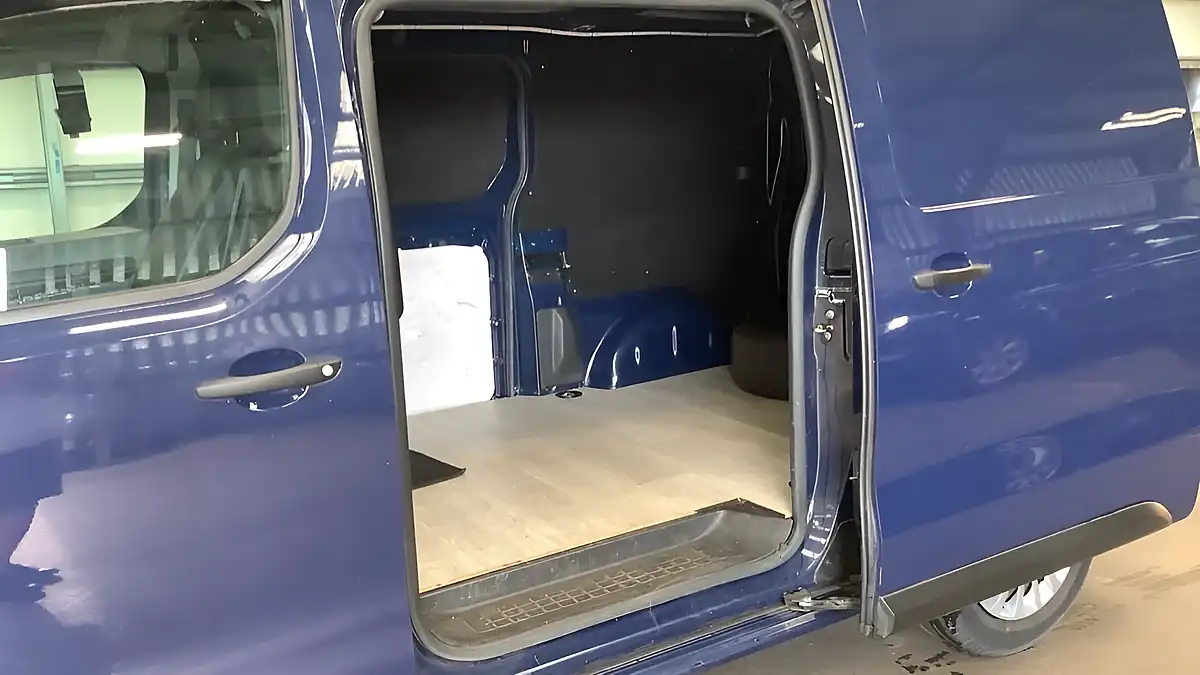 Used 2019 Toyota Proace Icon Medium Blue - Interior and Exterior details 11
