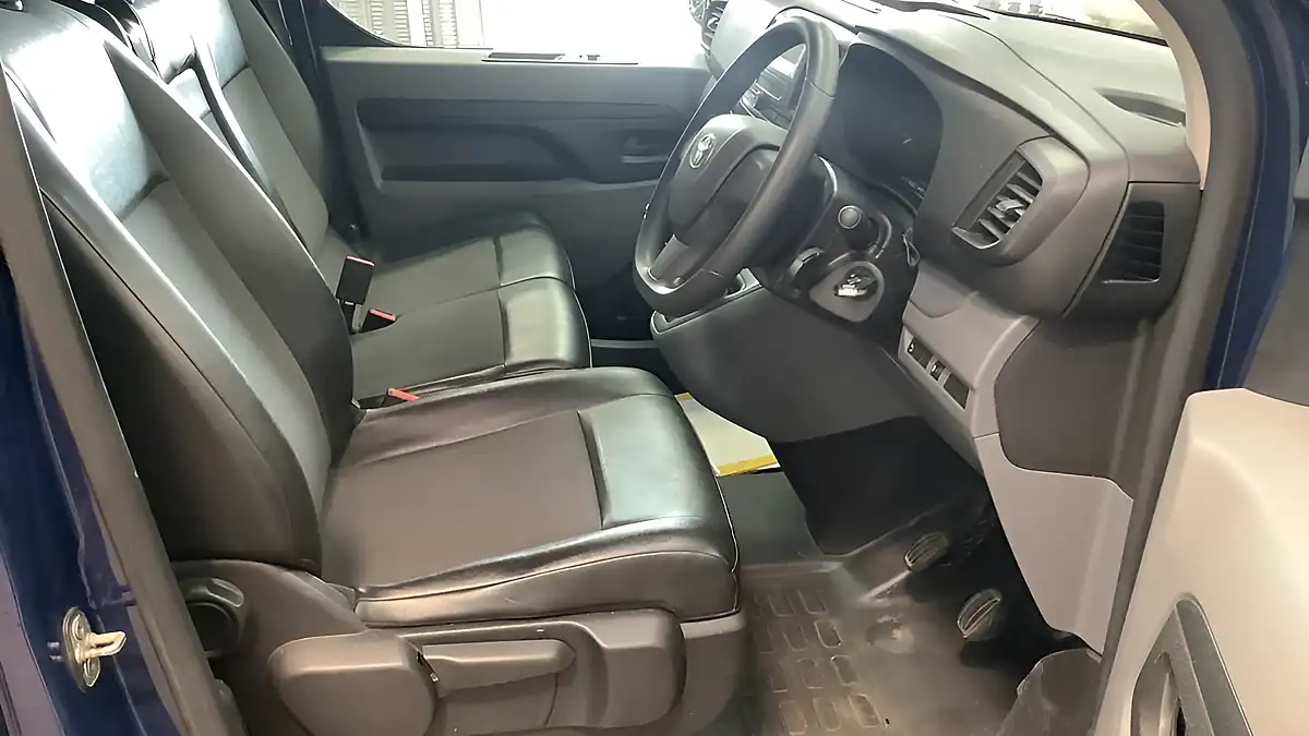 Used 2019 Toyota Proace Icon Medium Blue - Interior and Exterior details 12