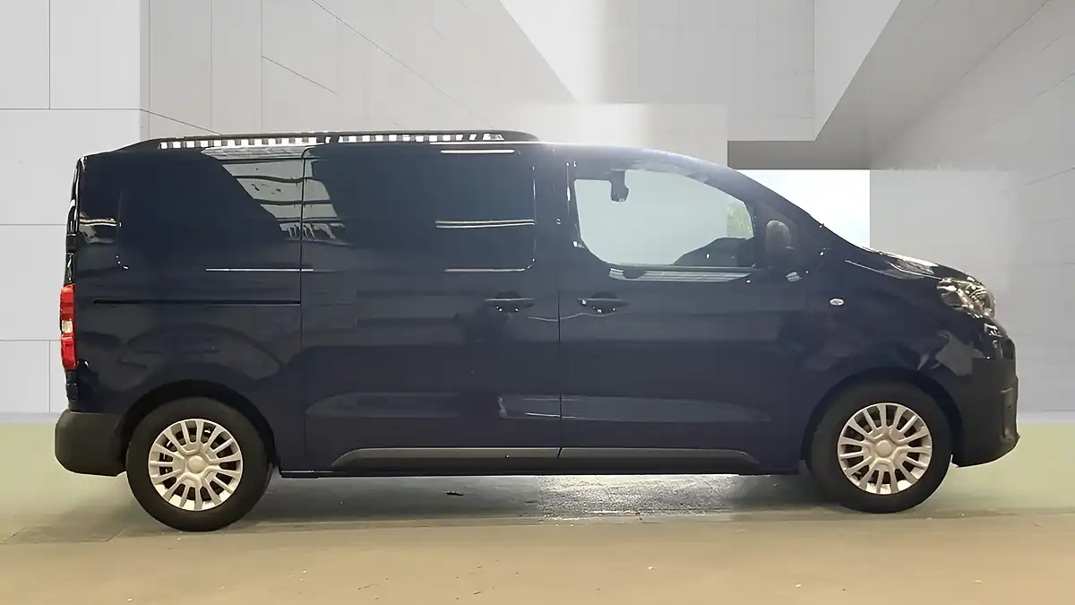 Used 2019 Toyota Proace Icon Medium Blue - Interior and Exterior details 6