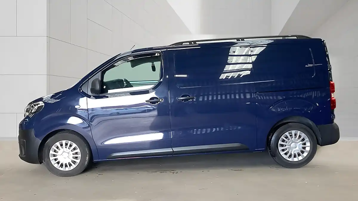 Used 2019 Toyota Proace Icon Medium Blue - Interior and Exterior details 8