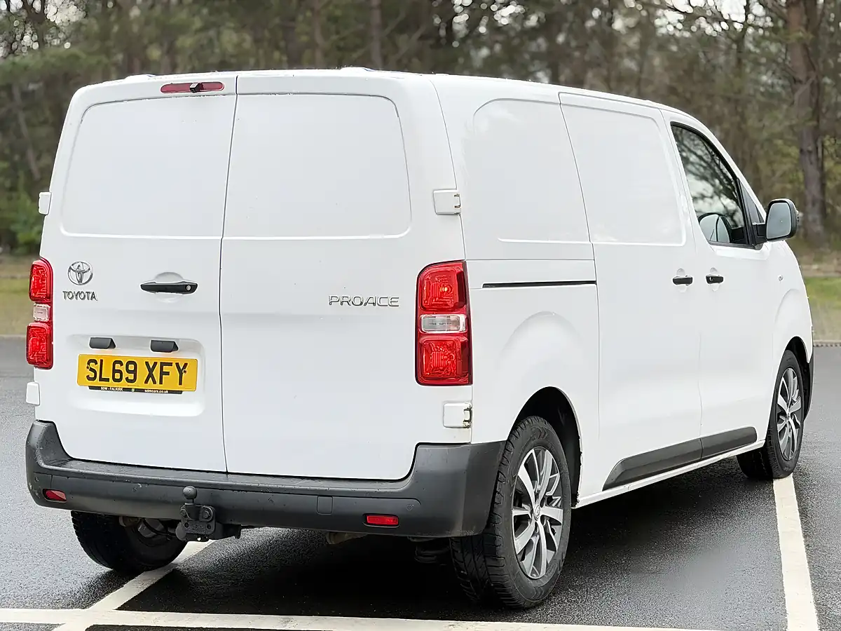 Used 2019 Toyota Proace Icon White - Interior and Exterior details 11