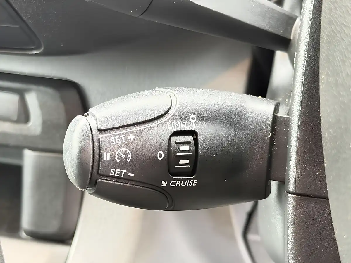 Used 2019 Toyota Proace Icon White - Interior and Exterior details 19