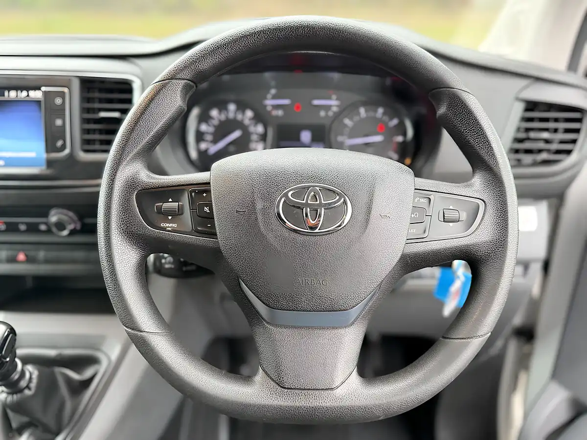Used 2019 Toyota Proace Icon White - Interior and Exterior details 20