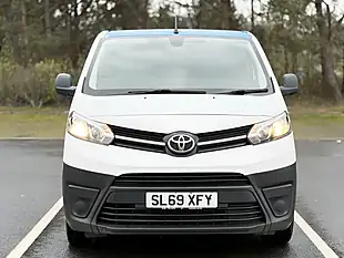 Used 2019 Toyota Proace Icon White - Interior and Exterior details 4