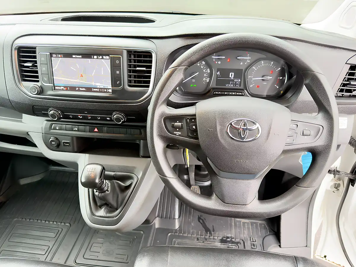 Used 2019 Toyota Proace Icon White - Interior and Exterior details 5