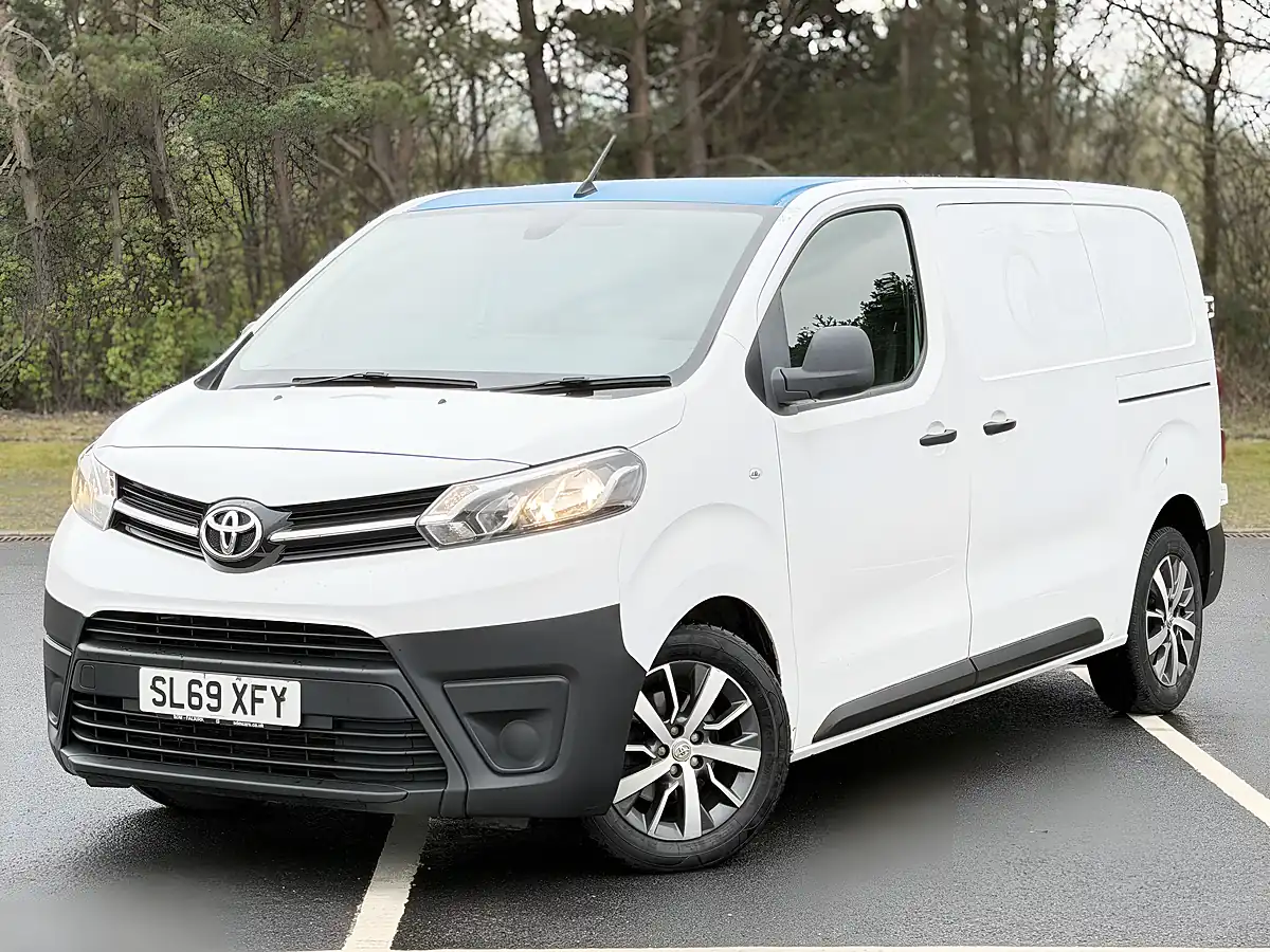 Used 2019 Toyota Proace Icon White - Interior and Exterior details 6