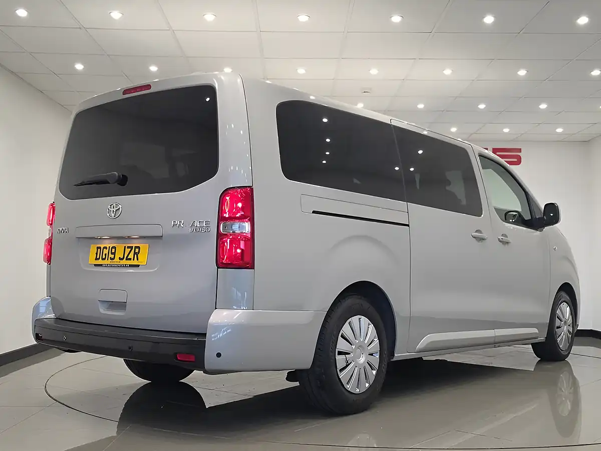 Used 2019 Toyota Proace Verso Shuttle Long Silver - Interior and Exterior details 5