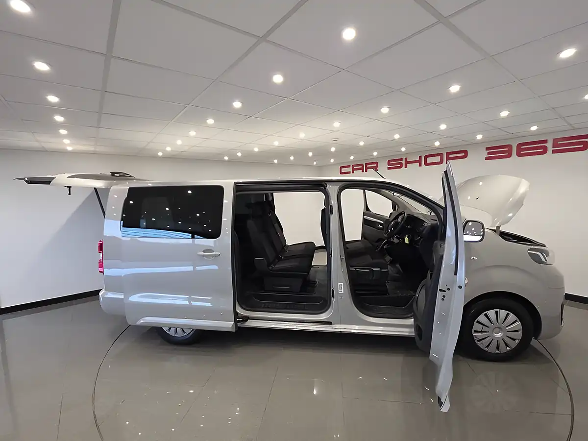 Used 2019 Toyota Proace Verso Shuttle Long Silver - Interior and Exterior details 7