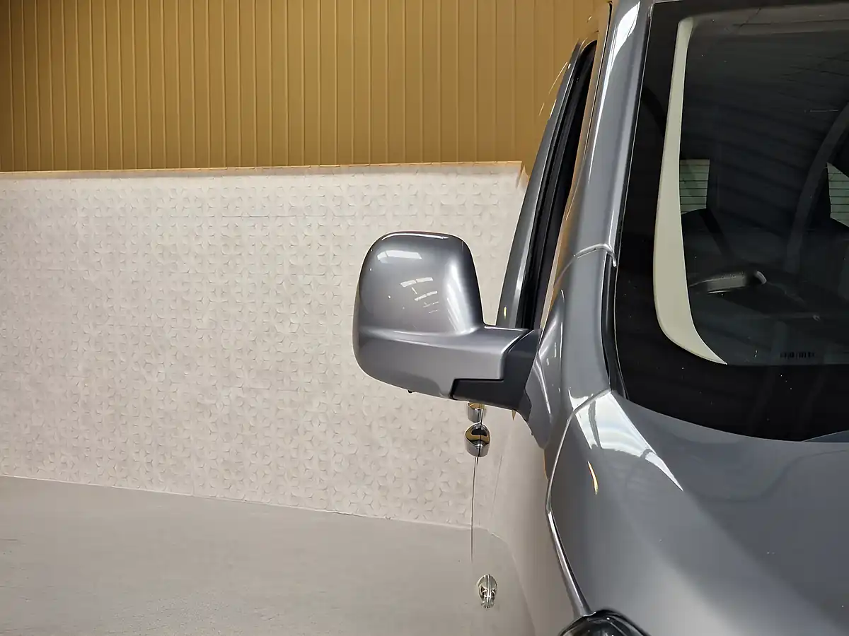 Used 2019 Toyota Proace Verso Vip Long Gris Artense Metallic - Interior and Exterior details 12