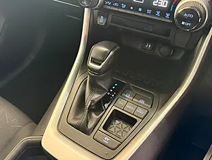 Used 2019 Toyota RAV4 Design Black - Interior and Exterior details 18