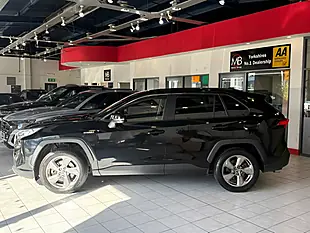 Used 2019 Toyota RAV4 Design Black - Interior and Exterior details 6