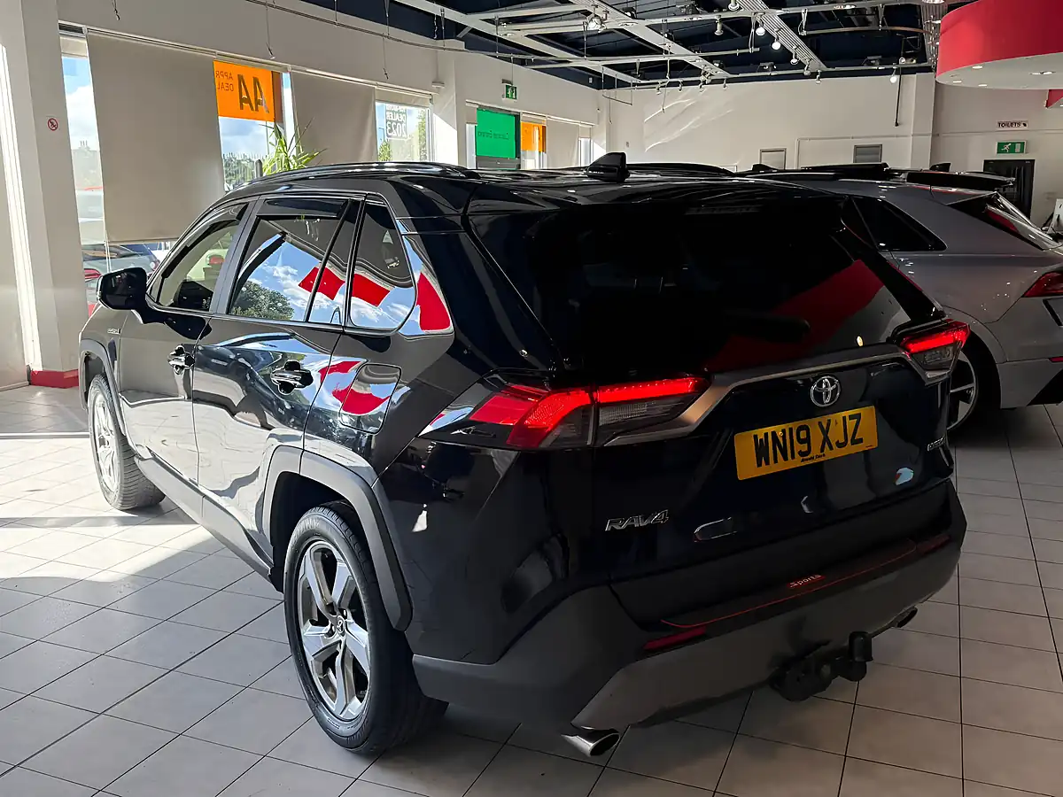 Used 2019 Toyota RAV4 Design Black - Interior and Exterior details 7