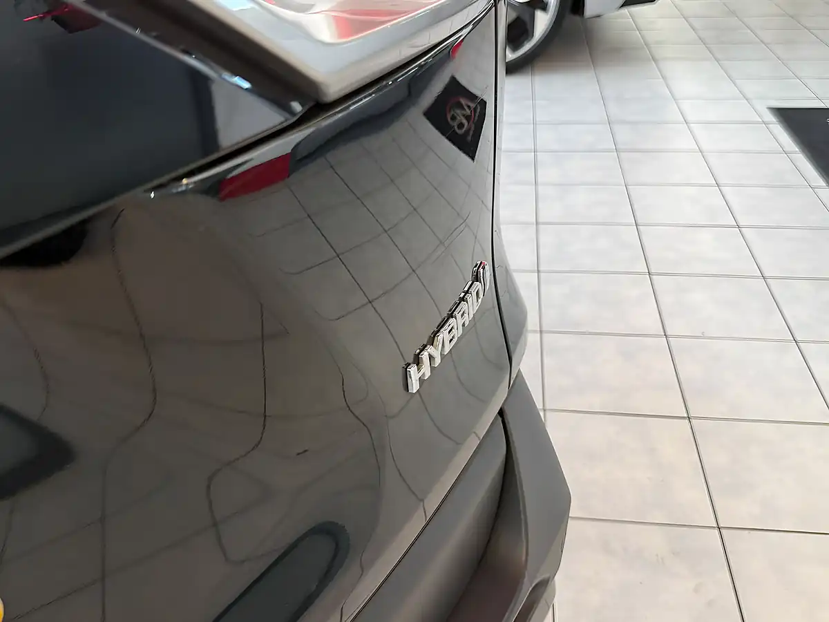 Used 2019 Toyota RAV4 Design Black - Interior and Exterior details 9