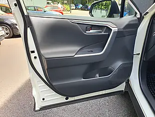 Used 2019 Toyota Rav4 Design White - Interior and Exterior details 14