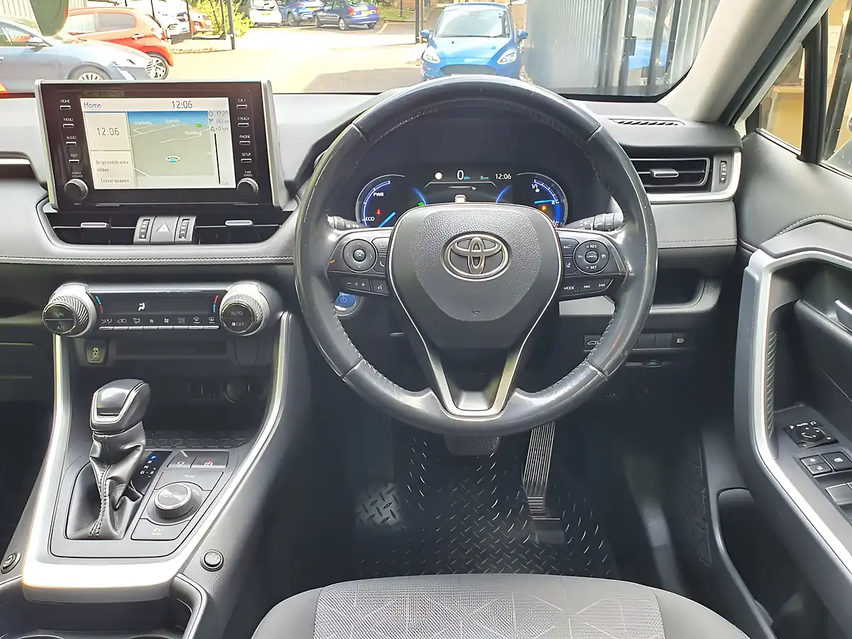 Used 2019 Toyota Rav4 Design White - Interior and Exterior details 15
