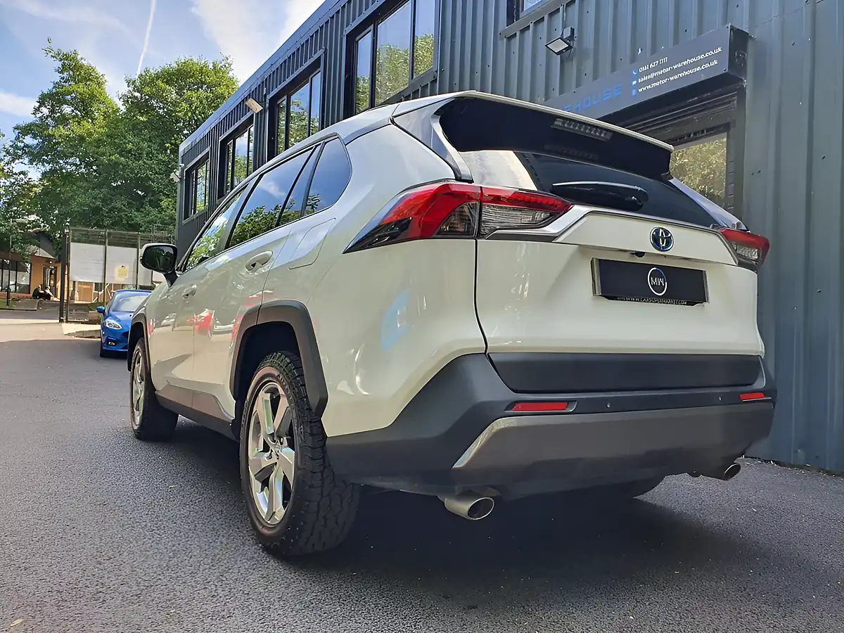 Used 2019 Toyota Rav4 Design White - Interior and Exterior details 2