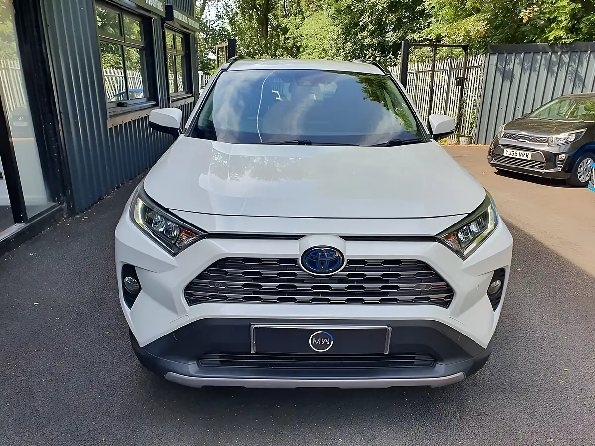 Used 2019 Toyota Rav4 Design White - Interior and Exterior details 5