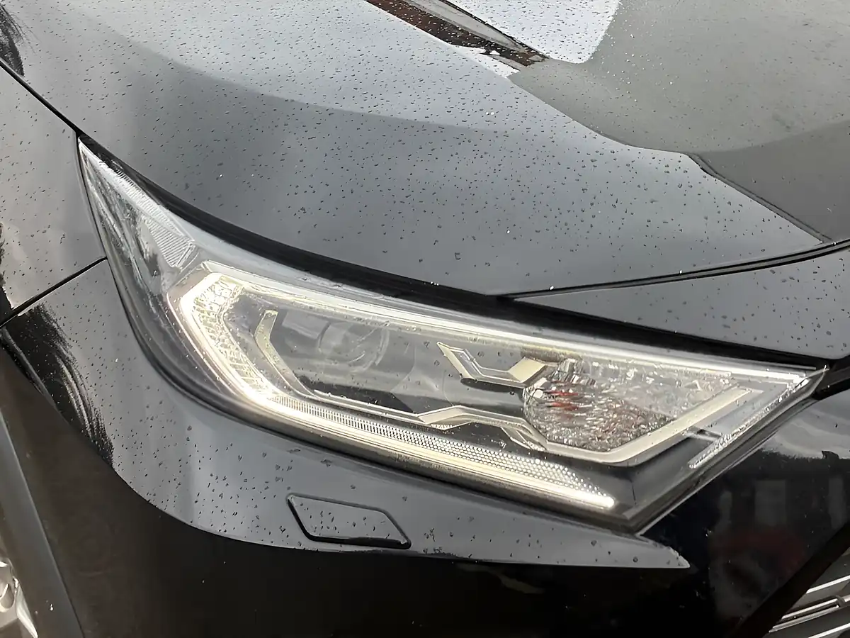 Used 2019 Toyota Rav4 Excel Black - Interior and Exterior details 15