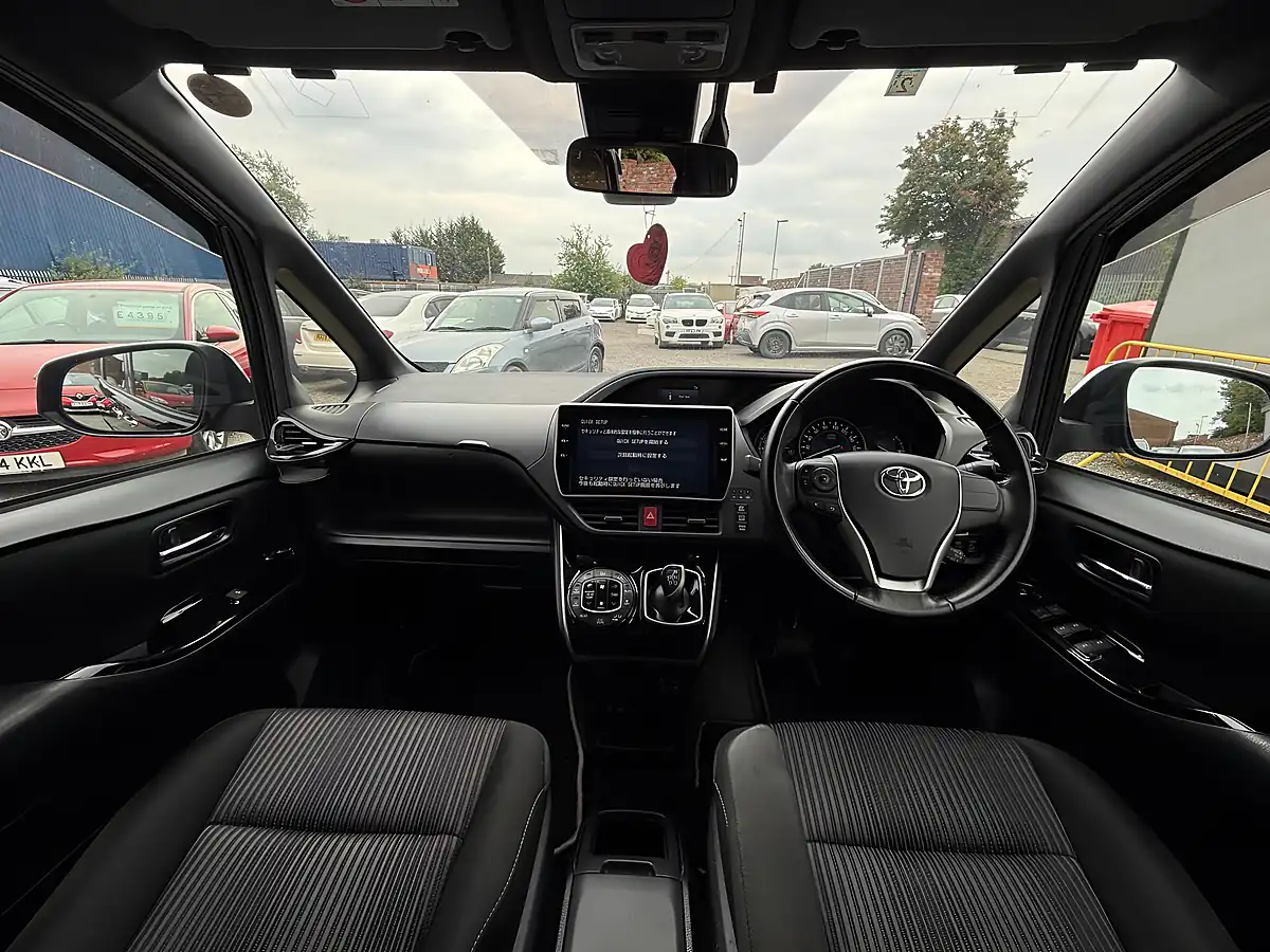 Used 2019 Toyota Voxy MPV Black - Interior and Exterior details 14