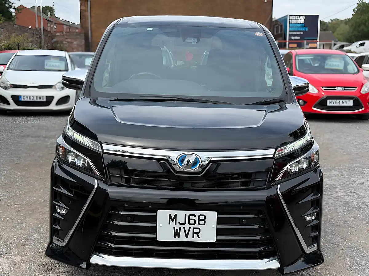 Used 2019 Toyota Voxy MPV Black - Interior and Exterior details 2