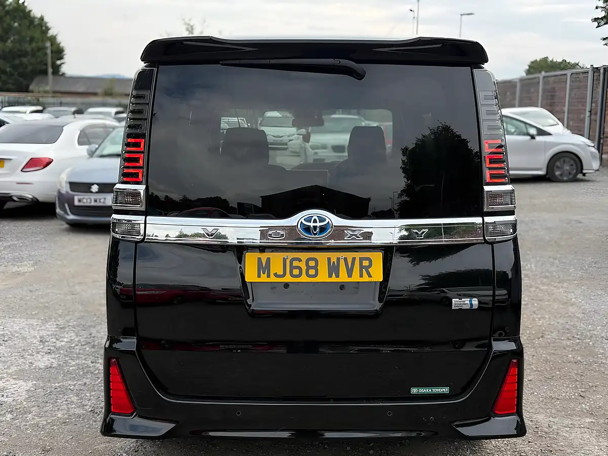 Used 2019 Toyota Voxy MPV Black - Interior and Exterior details 6