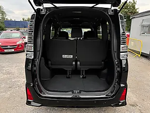 Used 2019 Toyota Voxy MPV Black - Interior and Exterior details 7