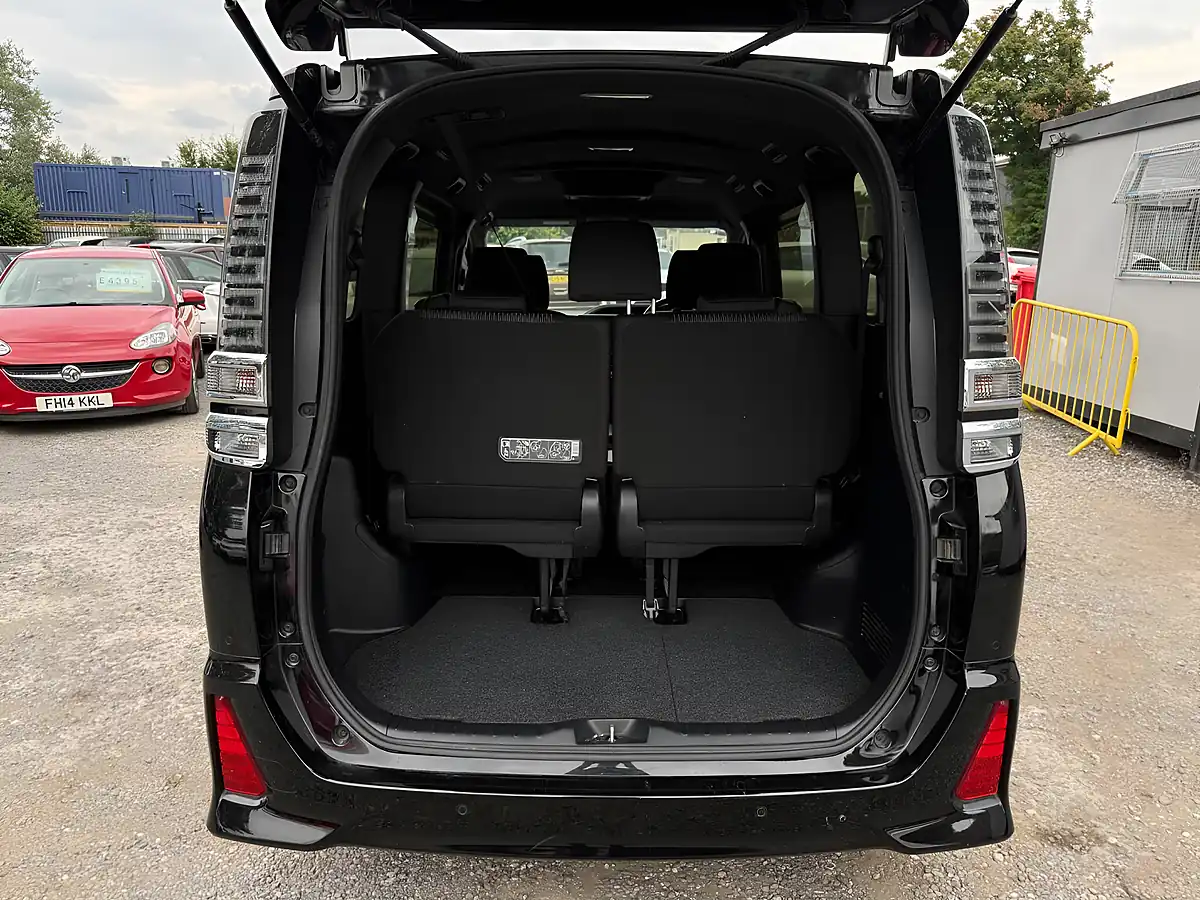 Used 2019 Toyota Voxy MPV Black - Interior and Exterior details 7