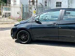 Used 2019 Toyota Yaris Active Black - Interior and Exterior details 16