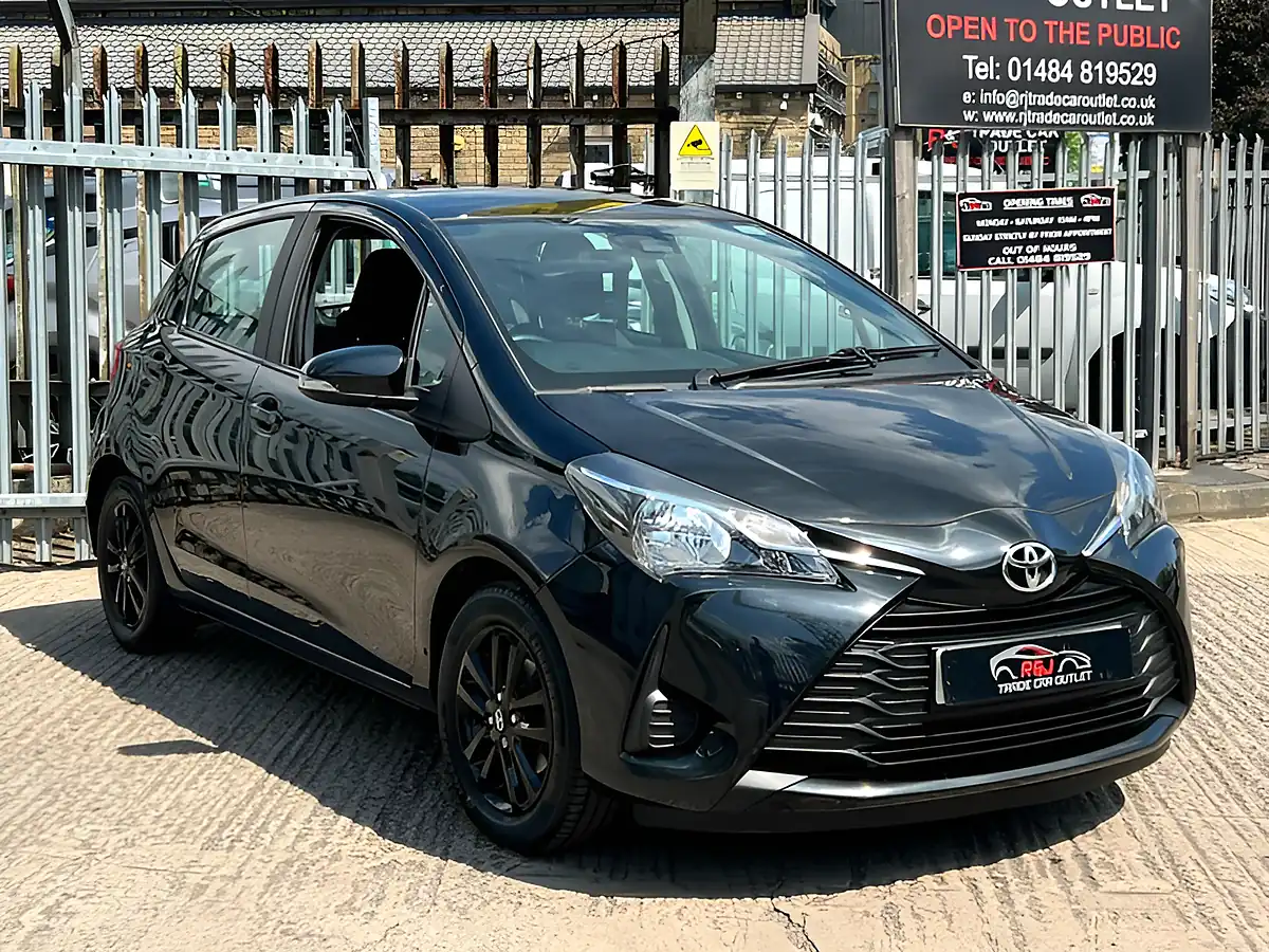 Used 2019 Toyota Yaris Active Black - Interior and Exterior details 3
