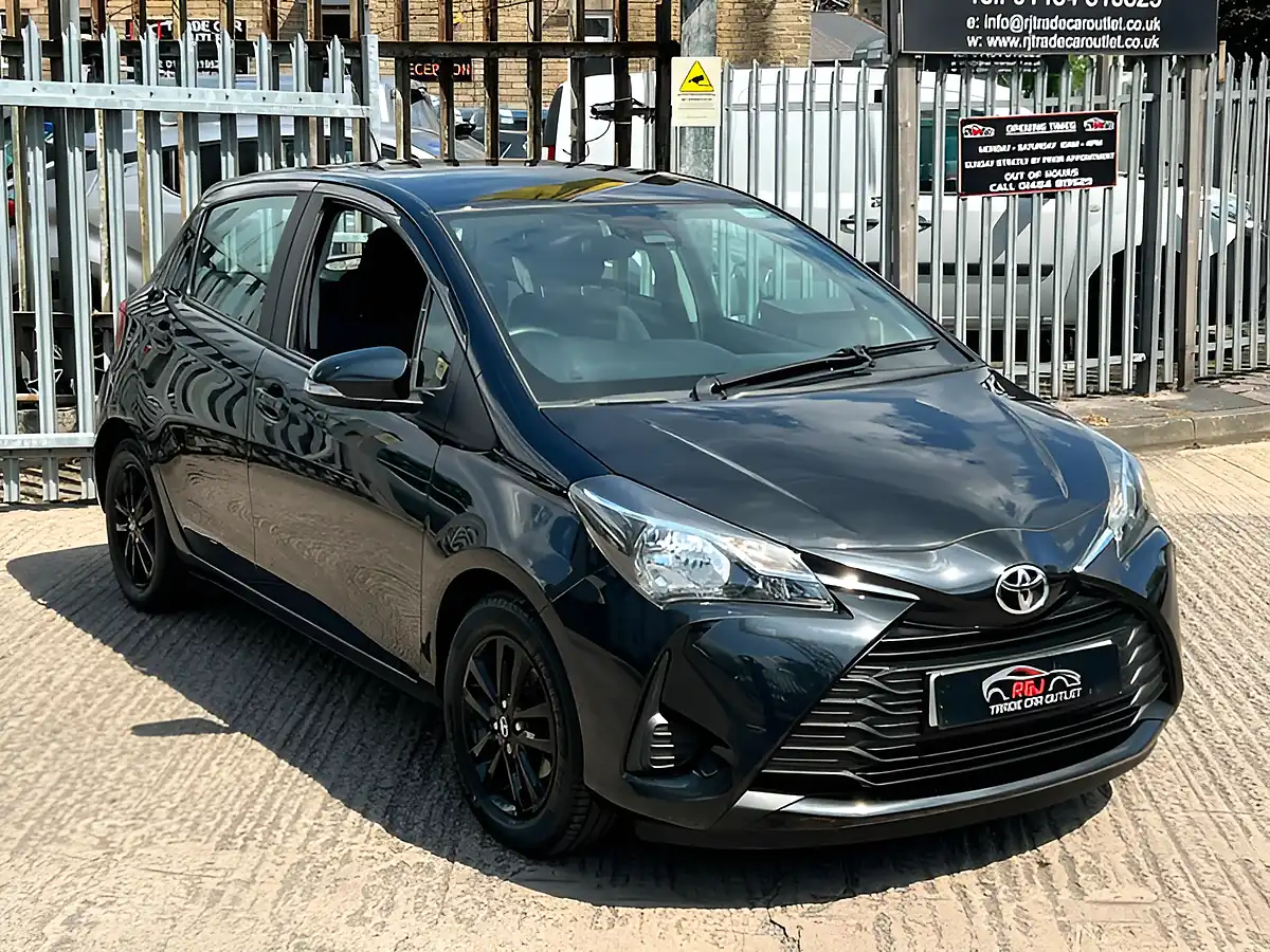 Used 2019 Toyota Yaris Active Black - Interior and Exterior details 4