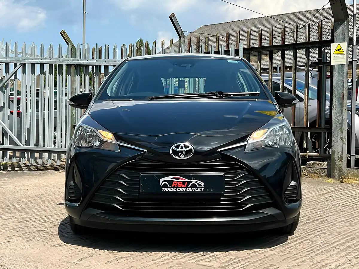 Used 2019 Toyota Yaris Active Black - Interior and Exterior details 7