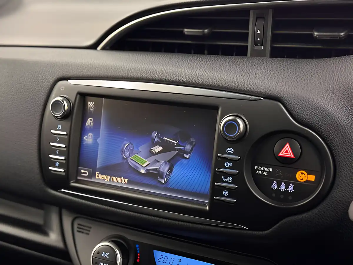 Used 2019 Toyota Yaris Excel Black - Interior and Exterior details 18