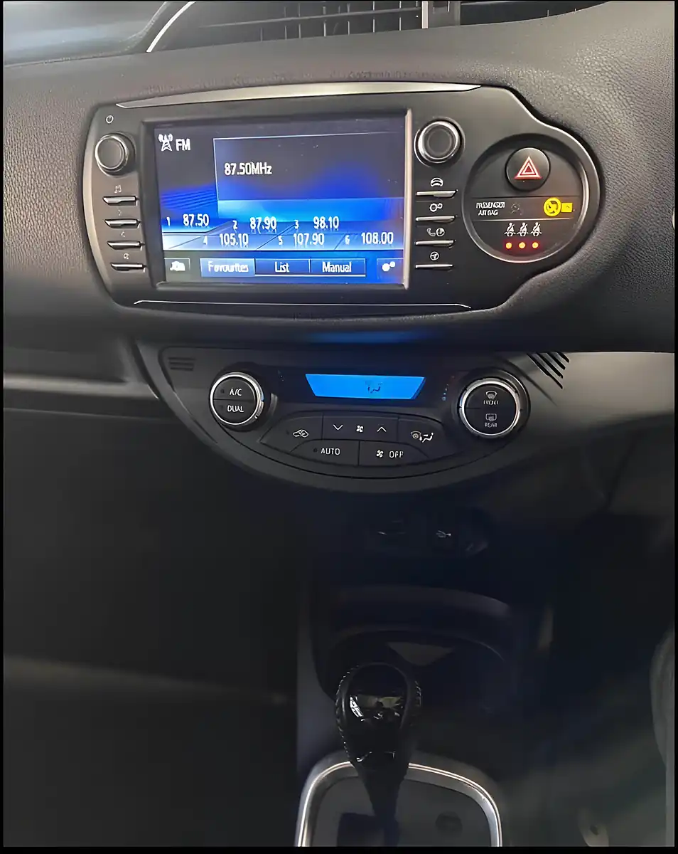 Used 2019 Toyota Yaris Excel White - Interior and Exterior details 7