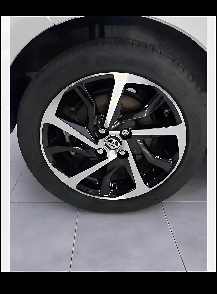 Used 2019 Toyota Yaris Excel White - Interior and Exterior details 9