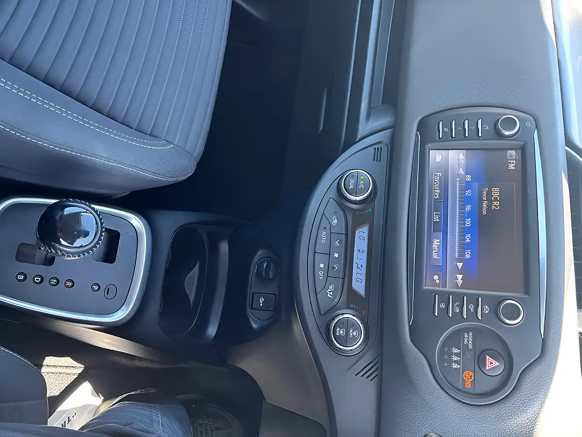 Used 2019 Toyota Yaris Grey - Interior and Exterior details 10
