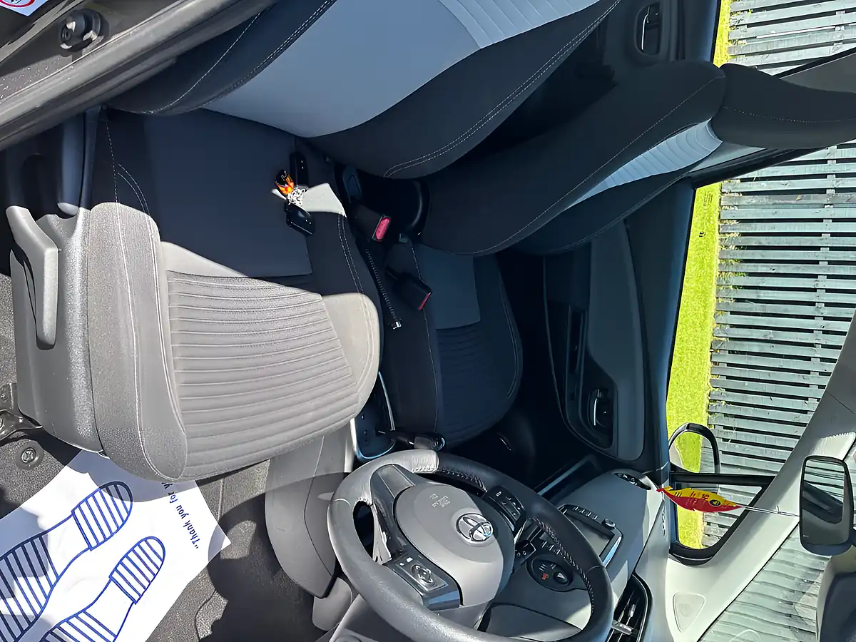Used 2019 Toyota Yaris Grey - Interior and Exterior details 12