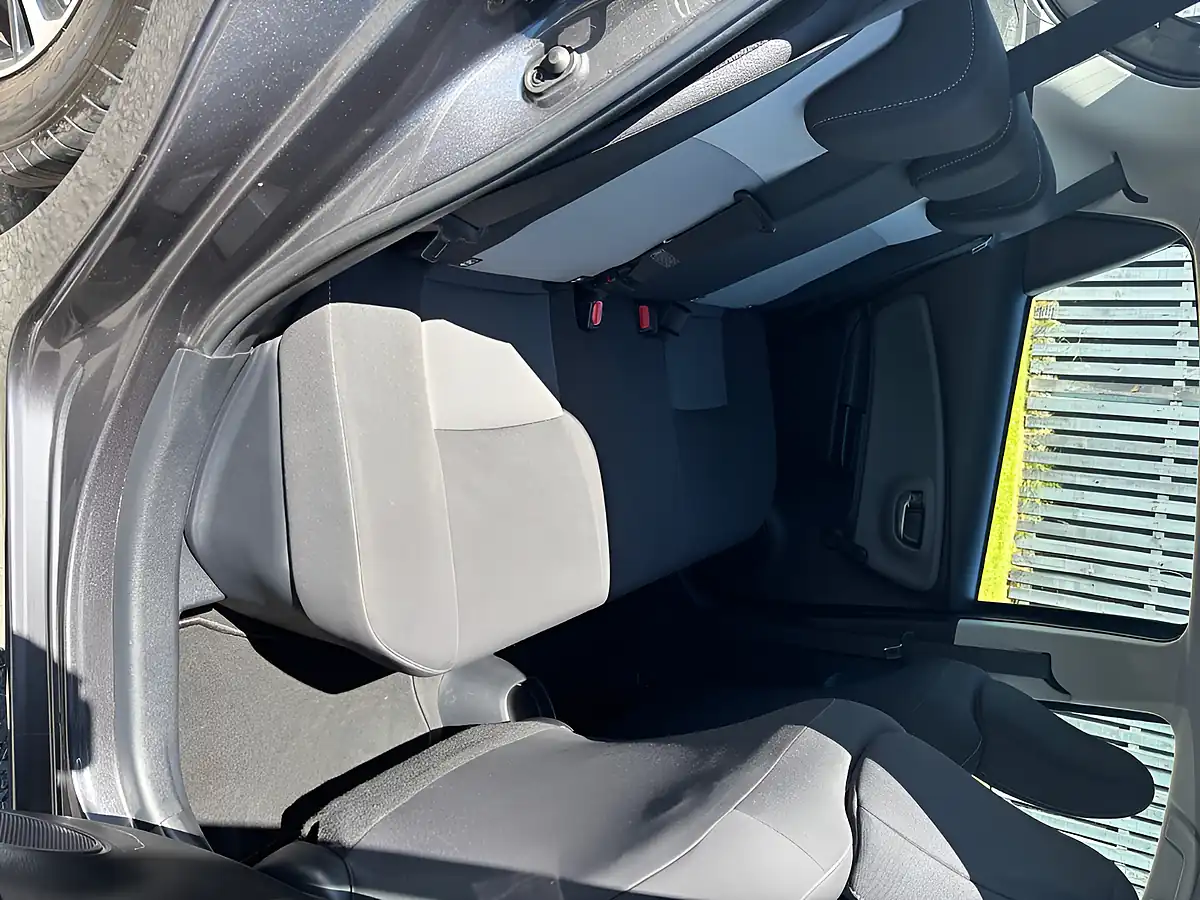 Used 2019 Toyota Yaris Grey - Interior and Exterior details 13