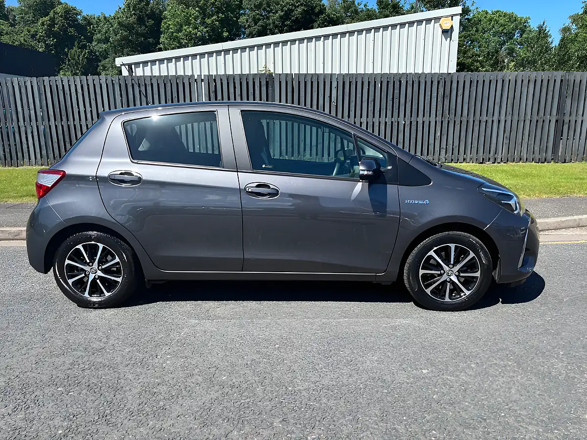 Used 2019 Toyota Yaris Grey - Interior and Exterior details 5
