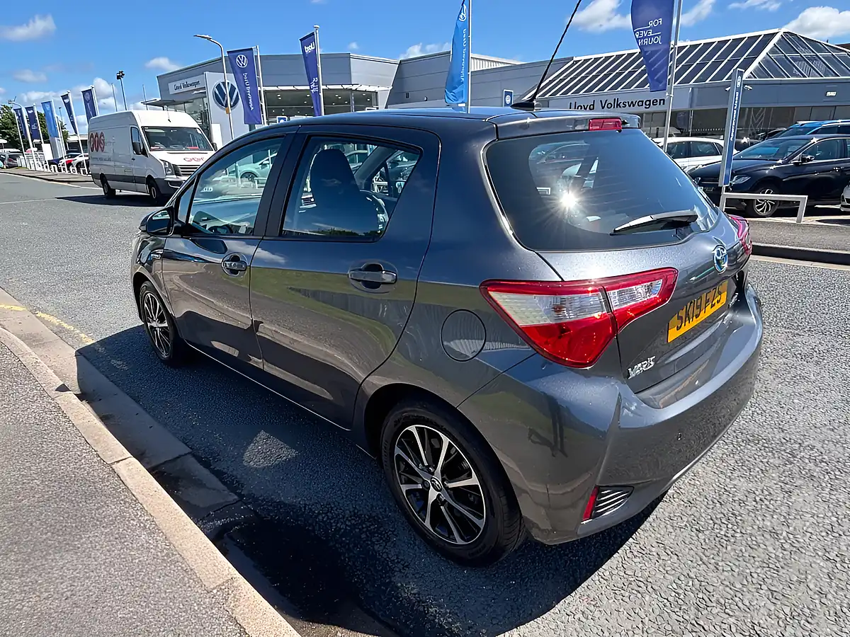 Used 2019 Toyota Yaris Grey - Interior and Exterior details 6