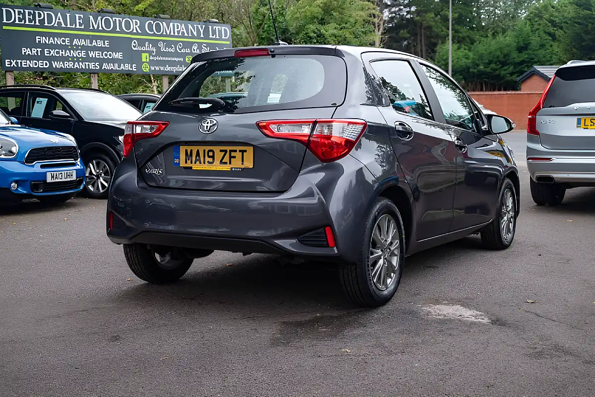 Used 2019 Toyota Yaris Icon Decuma Grey - Interior and Exterior details 10