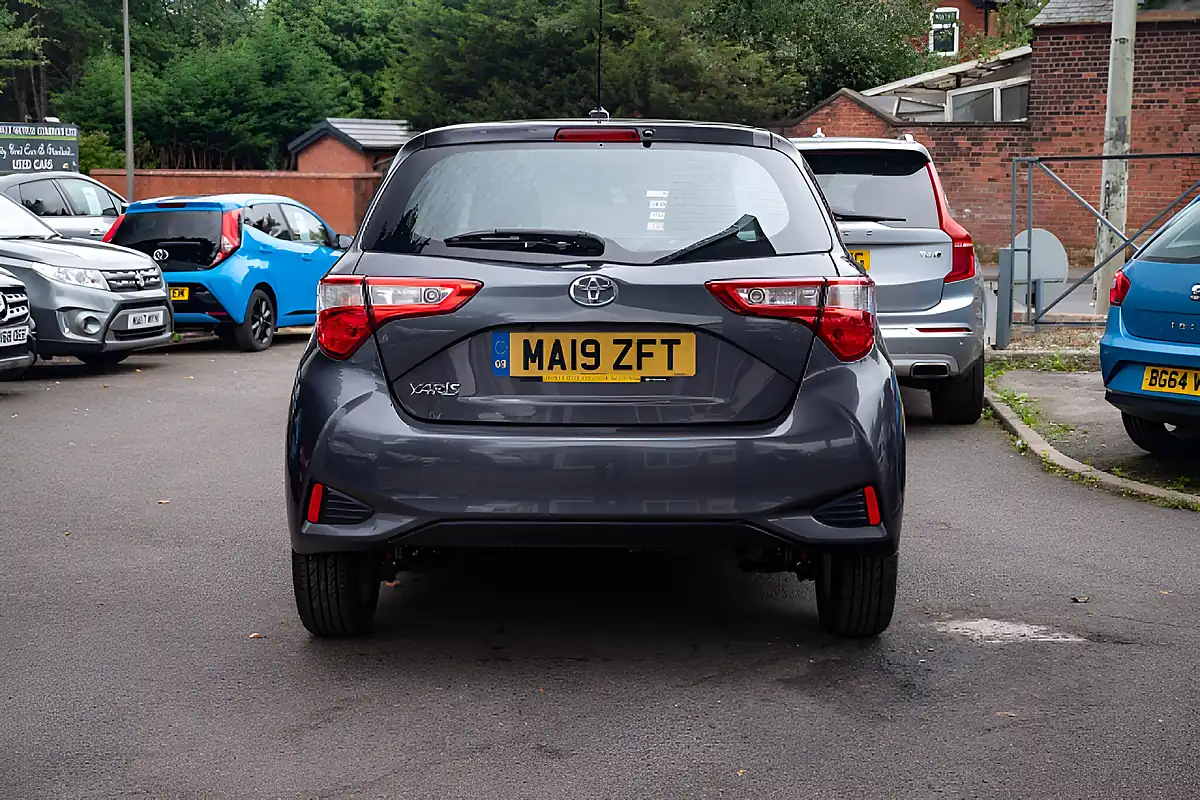 Used 2019 Toyota Yaris Icon Decuma Grey - Interior and Exterior details 8